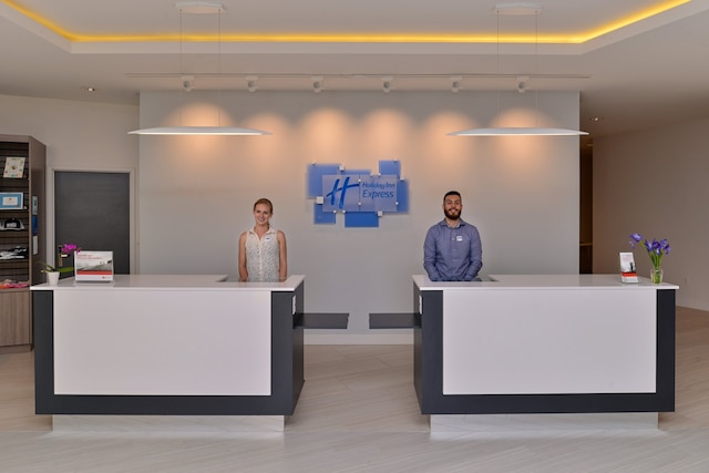 ホリデイ イン エクスプレス & スイーツ サンディエゴ - ミッションバレー by IHG