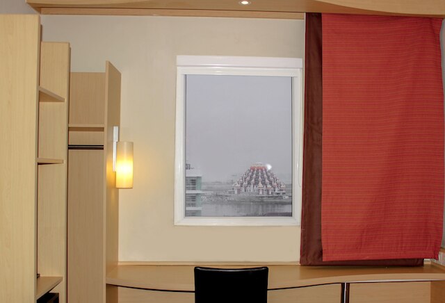 イビス マカサー シティ センター