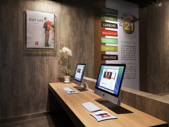 イビス マカサー シティ センター