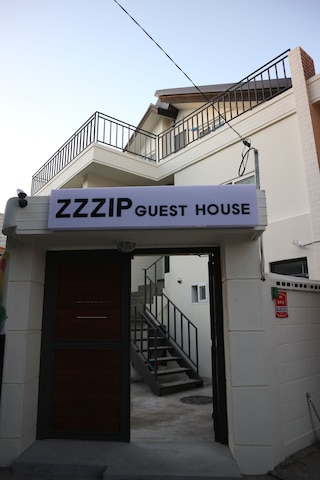 Zzzip ゲスト ハウス - ホステル