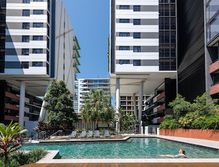 アリーナ アパートメンツ