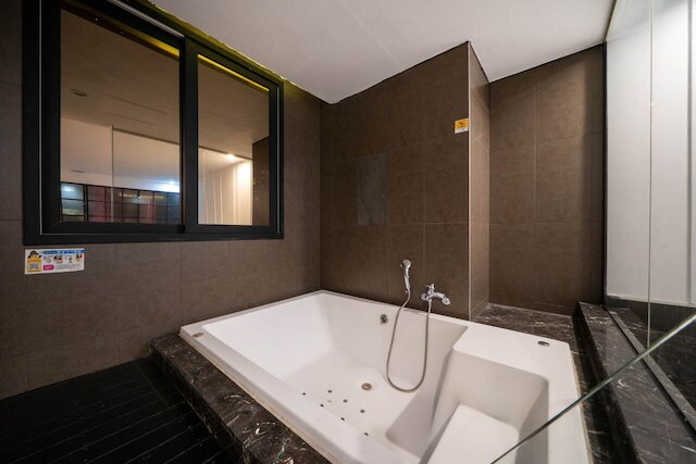 2 ヘブン ホテル