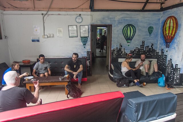 ステップ イン ゲスト ハウス