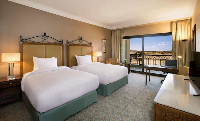 ヒルトン アレクサンドリア キングズ ランチ