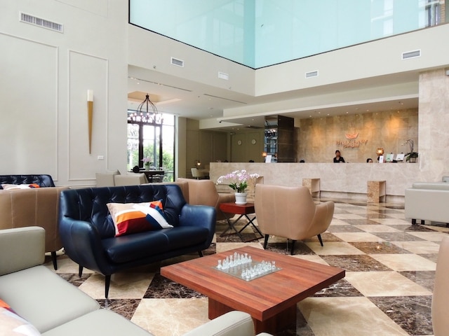 バルコニー コートヤード シラチャ ホテル サービス アパートメン