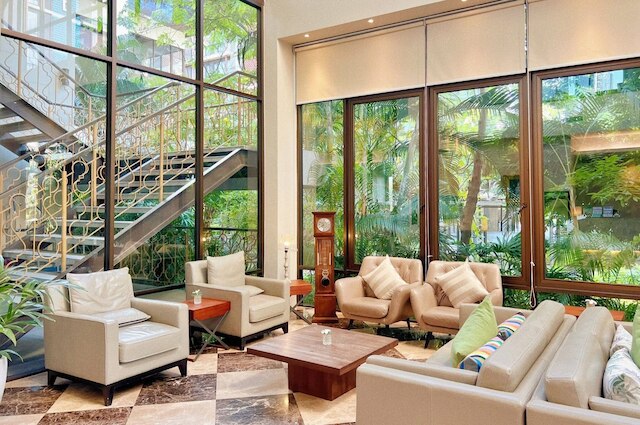 バルコニー コートヤード シラチャ ホテル サービス アパートメン