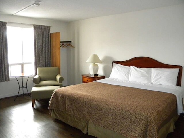 フェアウェイ イン バイ ザ フォールズ