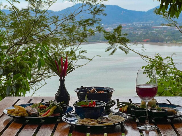 コーシリ・ヴィラズ