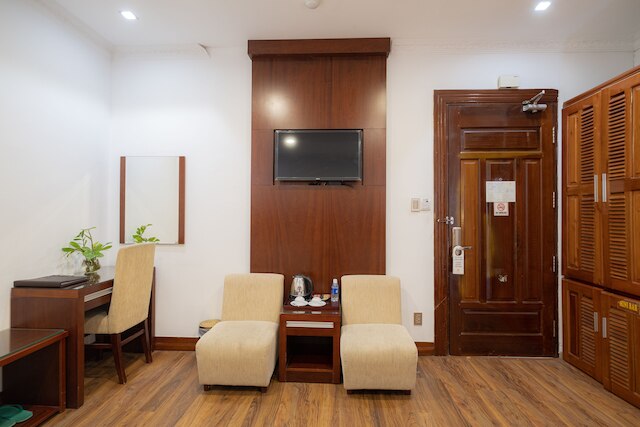 アディナ ホテル