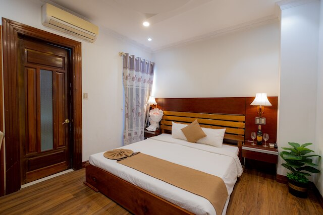 アディナ ホテル