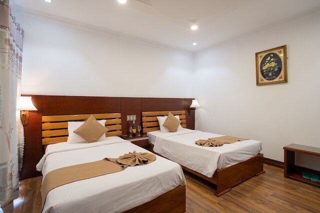 アディナ ホテル