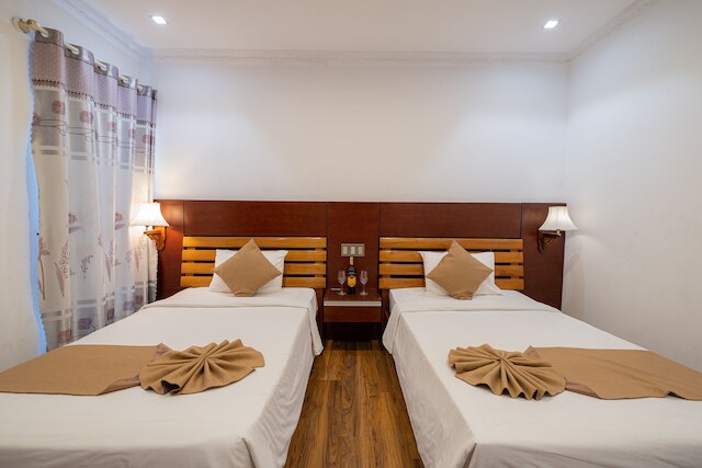 アディナ ホテル