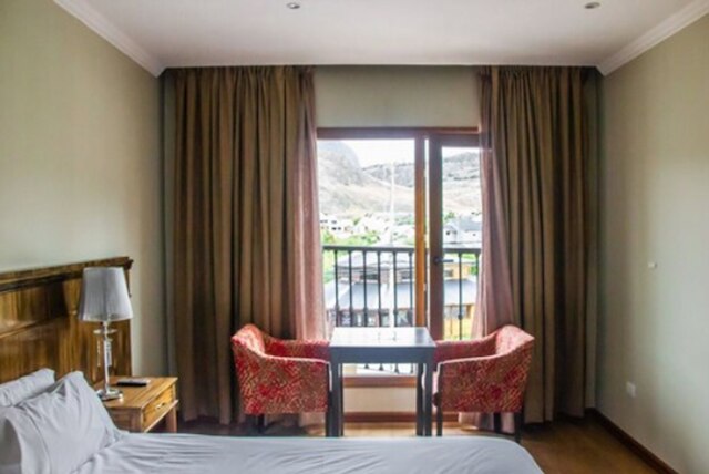 チャルテン スイーツ ホテル