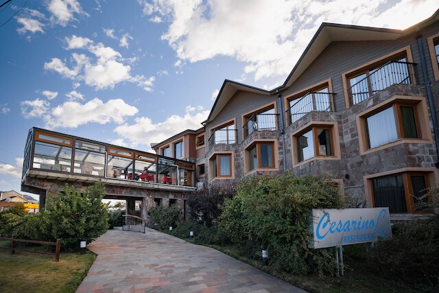 チャルテン スイーツ ホテル