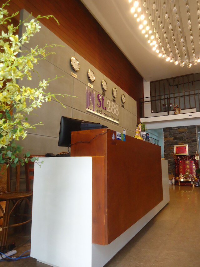 ホワイト レジデンス ホテル & アパートメント