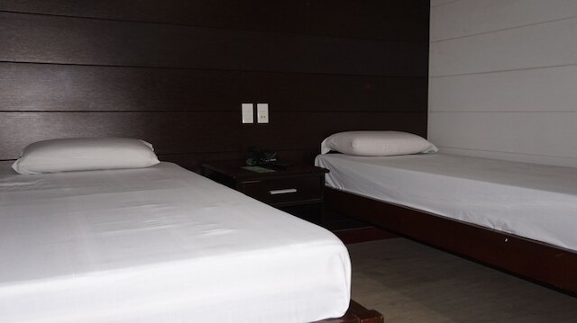 スリット プレイス