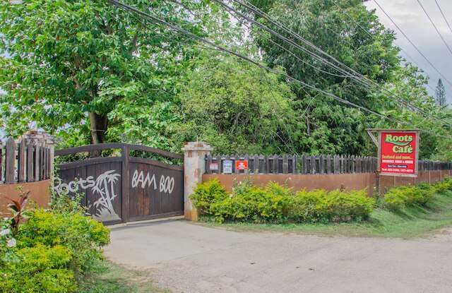 ルーツ バンブー ビーチ リゾート