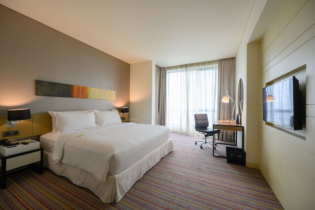 フォー ポインツ バイ シェラトン プチョン