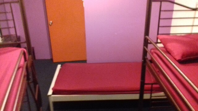 サブマリン ゲストハウス セントラル マーケット - ホステル