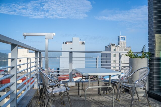 スカイライト B&B