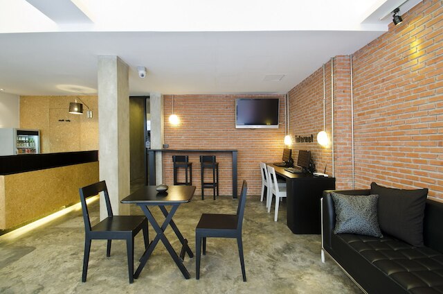 DI プレイス ホテル