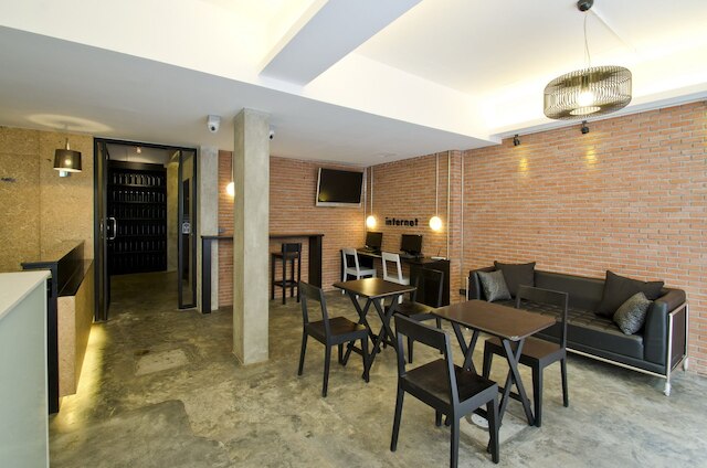 DI プレイス ホテル