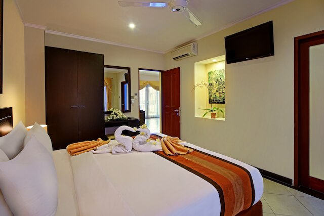 クタ タウンハウス アパートメンツ