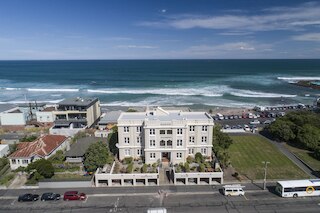 マジェスティック マンションズ - アパートメンツ アット セント クレア