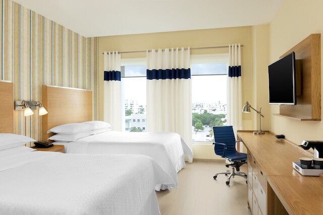 フォー ポインツ バイ シェラトン カンクン セントロ