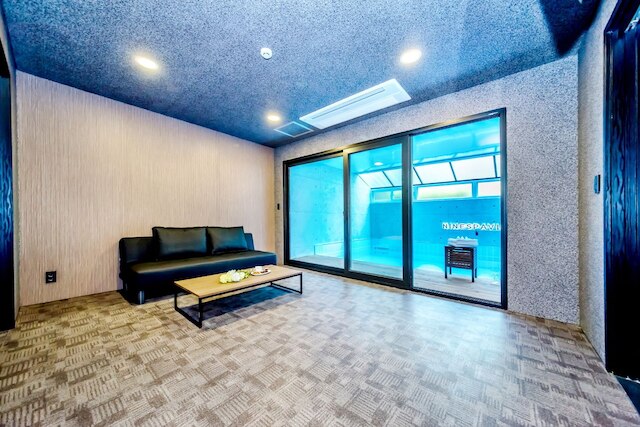 ナインスパヴィル