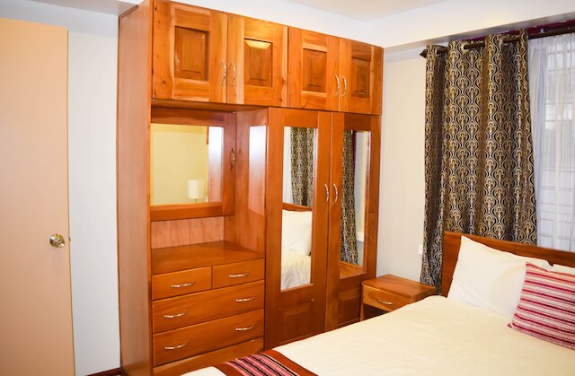 アルミンハジ サービス アパートメンツ