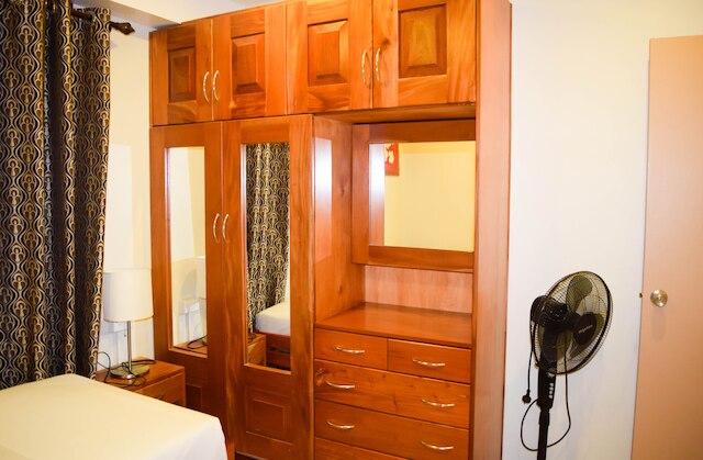 アルミンハジ サービス アパートメンツ