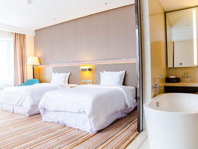 フォー ポインツ バイ シェラトン 桂林 リングイ (桂林临桂花样年福朋喜来登酒店)