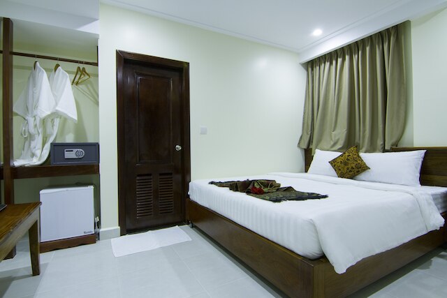 ローズ エメラルド ホテル