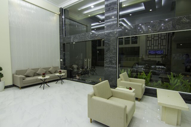 ローズ エメラルド ホテル