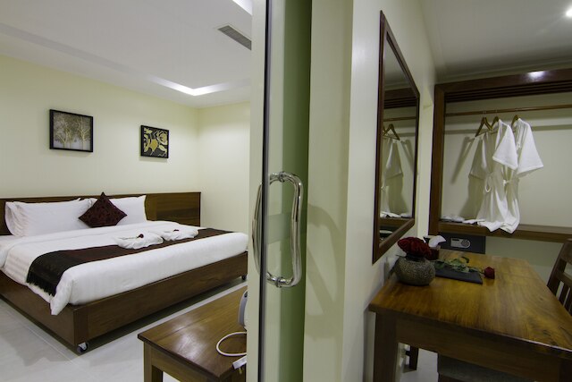 ローズ エメラルド ホテル