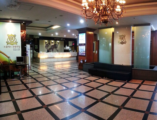 ノブレス ツーリスト ホテル