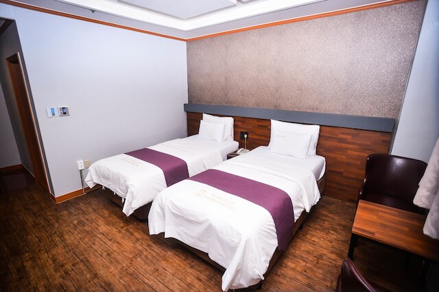 ノブレス ツーリスト ホテル