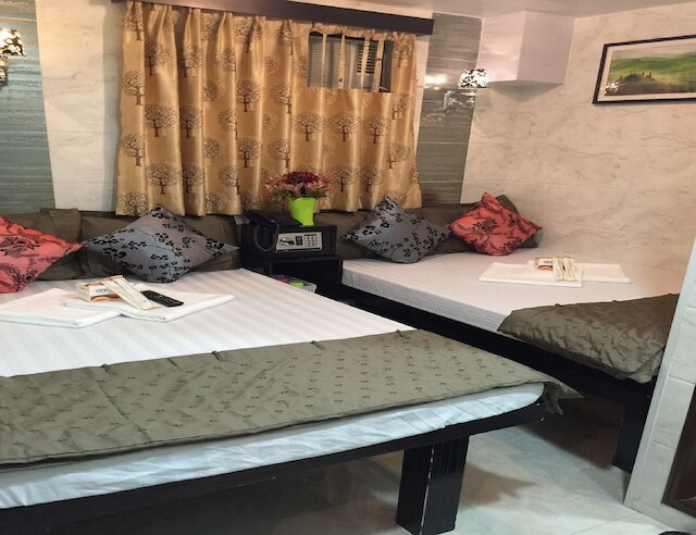 スカイラーク ホテル (斯凱勒科酒店)