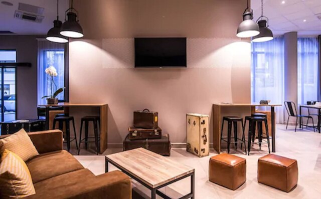 ベストウェスタン プラス スーツケース パリ ラ デファンス