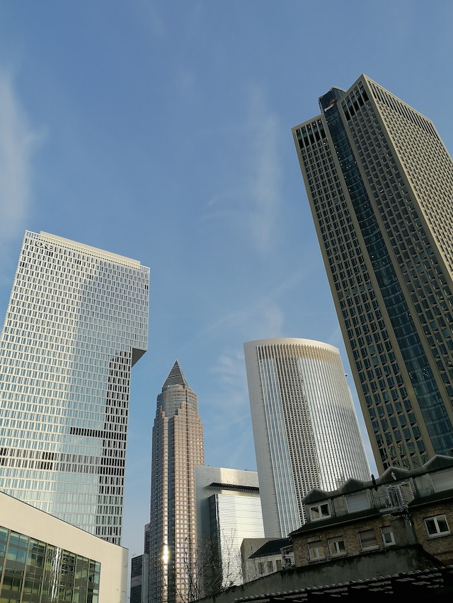 スカイライン ホテル