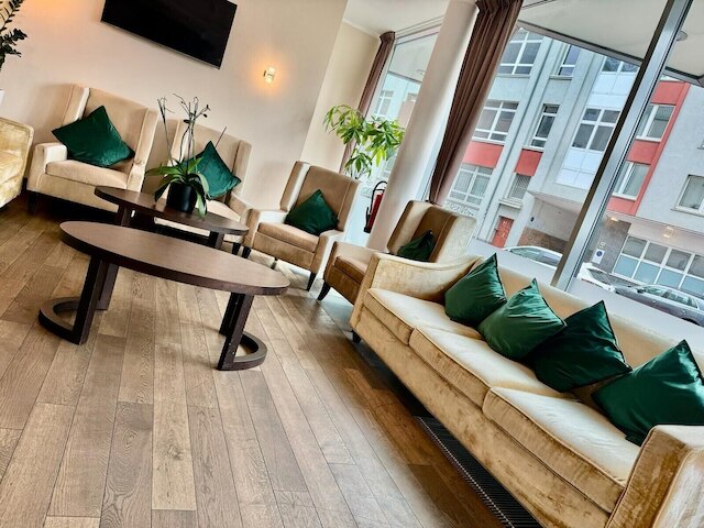 スカイライン ホテル