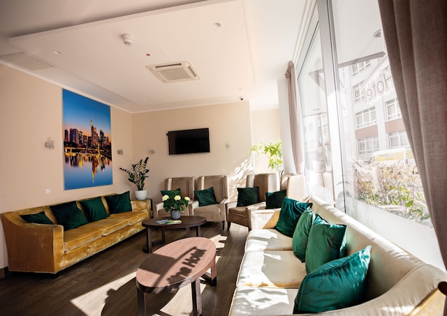 スカイライン ホテル