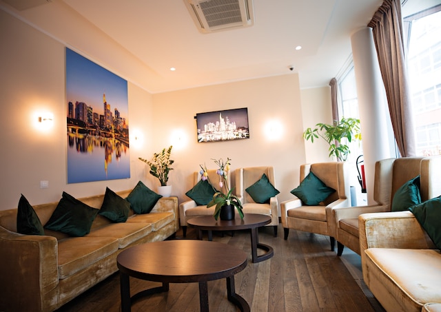 スカイライン ホテル