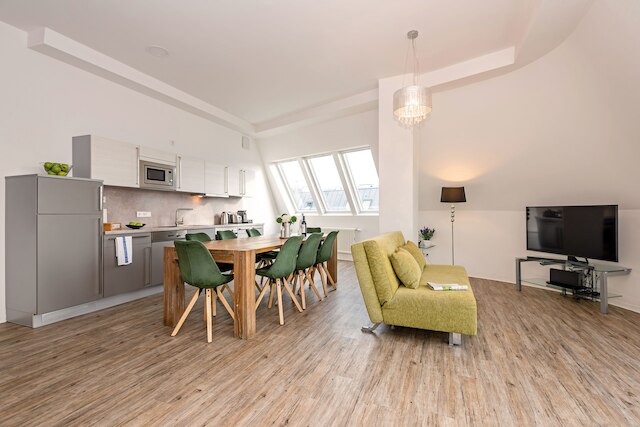 アパートメンツ ローゼンタール レジデンス