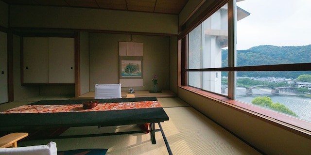 岩国国際観光ホテル