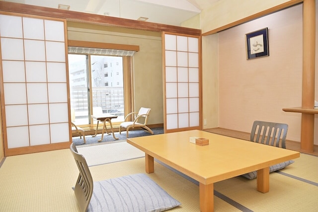 観水庭こぜにや