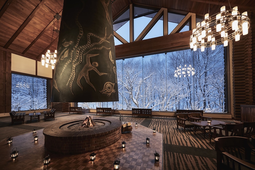 3.星野リゾート 奥入瀬渓流ホテル