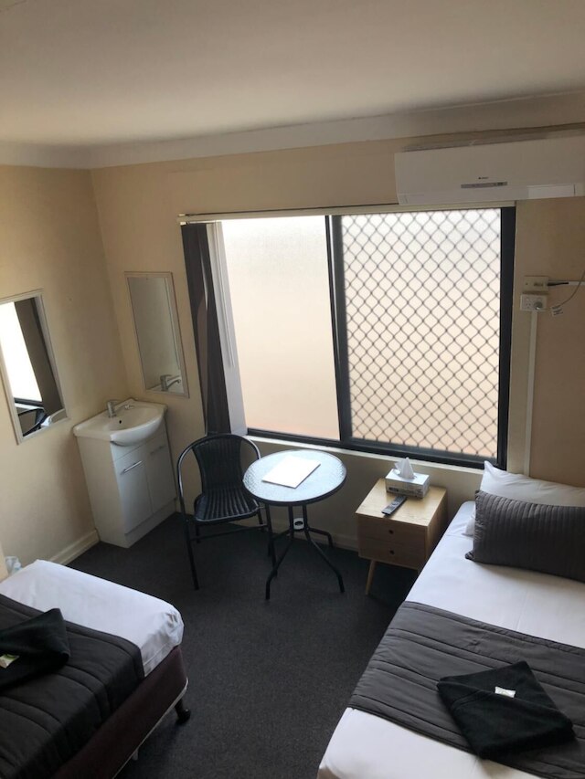 キングスフォード リバーサイド イン