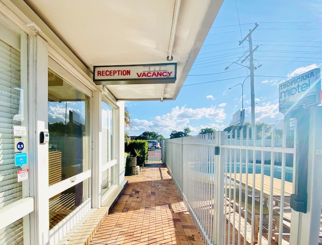 トロピカーナ モーテル